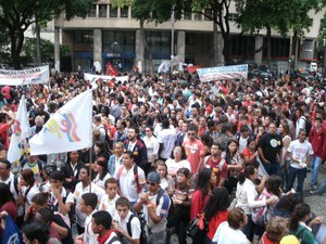 Educação e Bombeiros na luta contra as políticas neoliberais